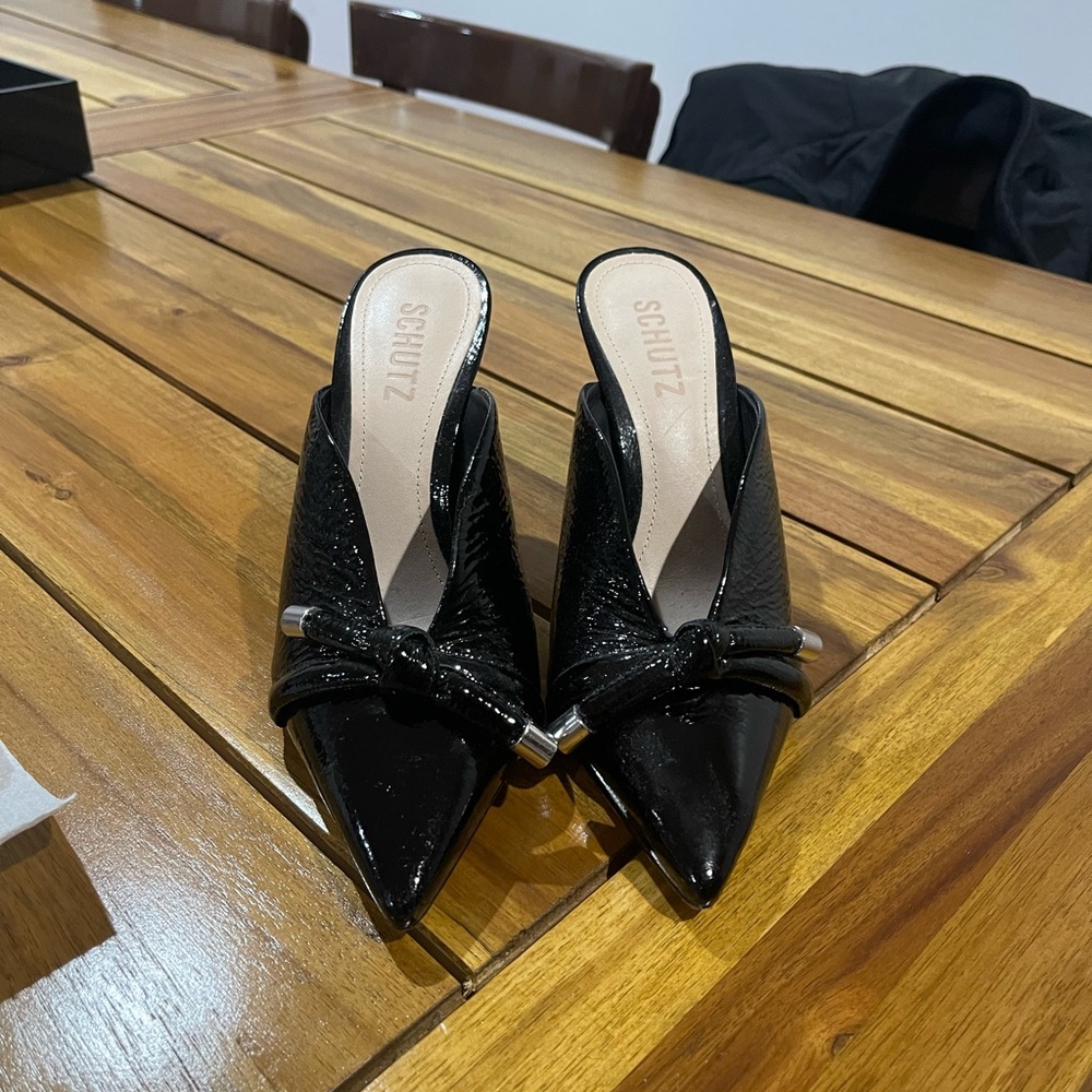 SCHUTZ HEEL